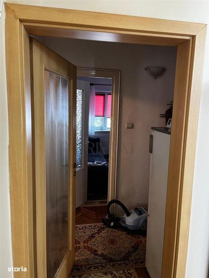 Apartament cu 4 camere decomandat în Lipovei