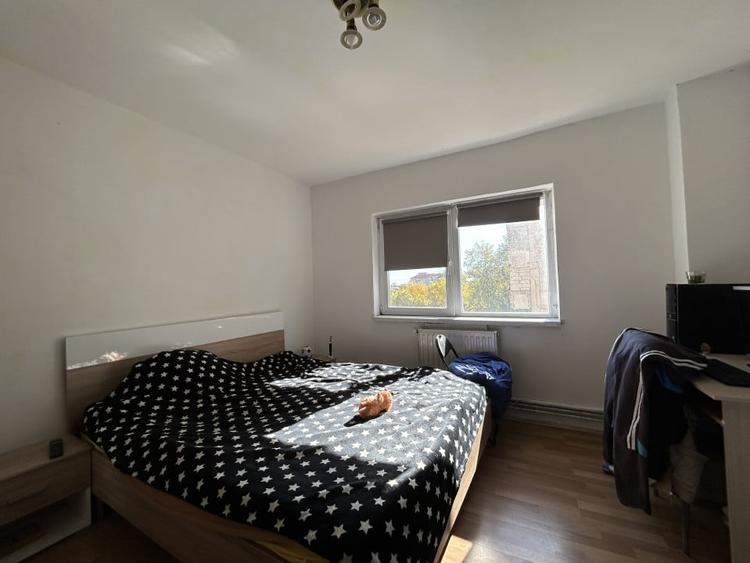 Apartament cu 4 camere decomandat, mobilat în Steaua