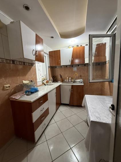 Apartament cu 2 camere decomandat, mobilat în Piața Nouă