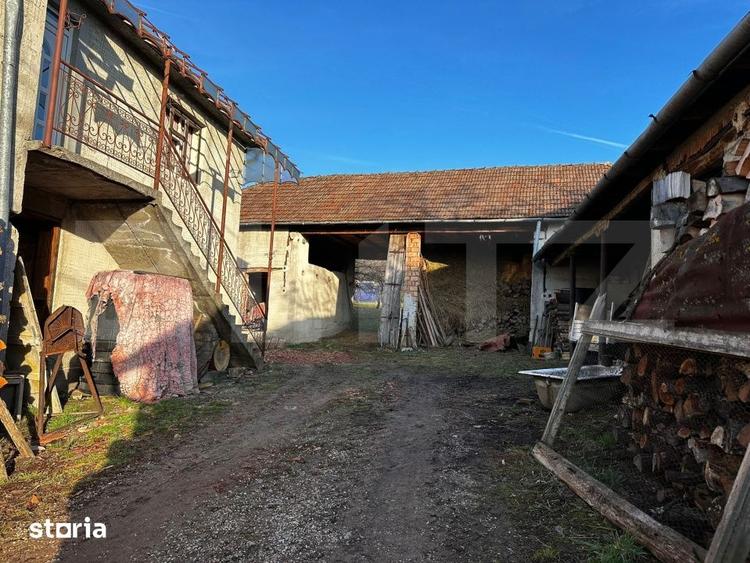 Casă cu 4 camere cu Teren 2500 Mp în Meseșenii de Jos
