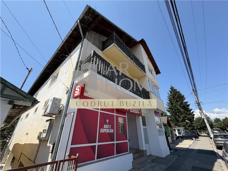 Casă cu 3 camere cu Teren 200 Mp în Central