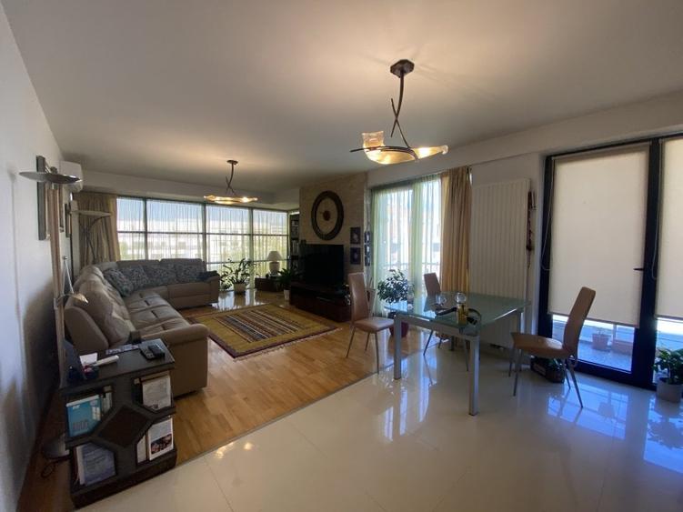 Apartament cu 4 camere decomandat, mobilat în Unirii