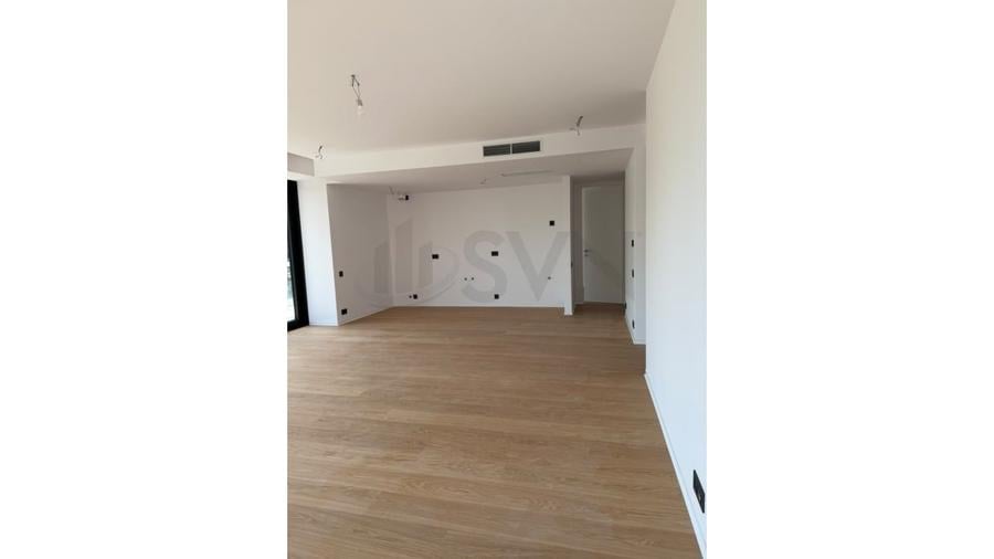 Apartament cu 4 camere decomandat în Barbu Văcărescu