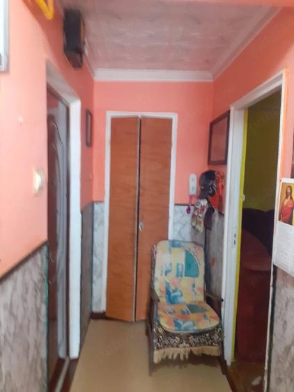 Apartament cu 2 camere decomandat în Petros