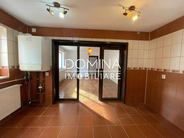 Casă cu 5 camere cu Teren 385 Mp în Central