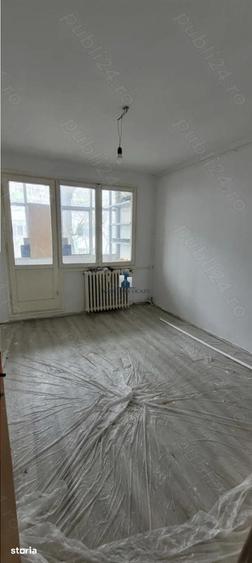 Apartament cu 3 camere semidecomandat în Giurgiului