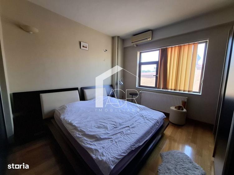 Apartament cu 4 camere decomandat în Democrației