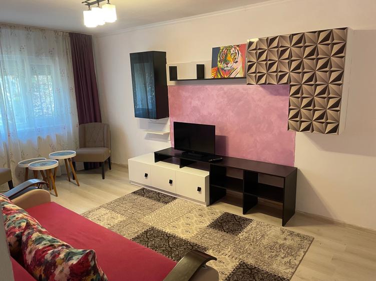 Apartament cu 3 camere decomandat în Decebal