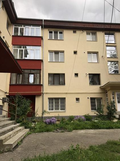 Apartament cu 2 camere decomandat în Petros