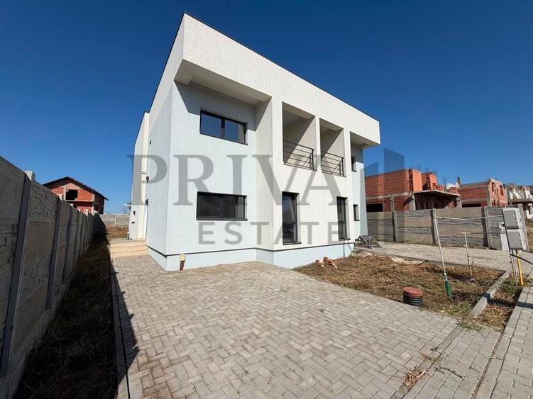 Duplex cu 4 camere cu Canalizare în Giarmata