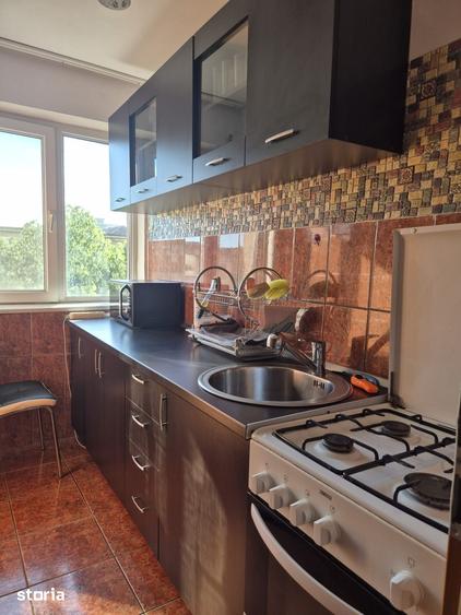 Apartament cu 3 camere, mobilat în Mircea cel Bătrân
