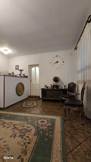 Casă cu 4 camere cu Teren 1462 Mp în Bazna