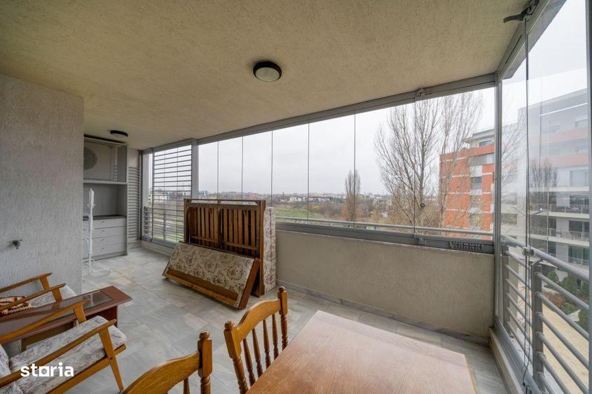 Apartament cu 3 camere semidecomandat, mobilat în Nordului
