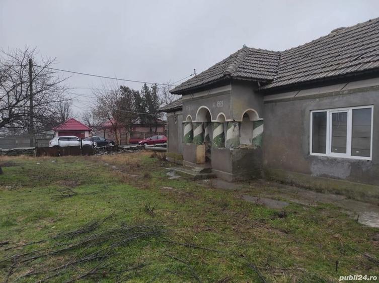 Casă cu 5 camere cu Teren 2000 Mp în Cogealac