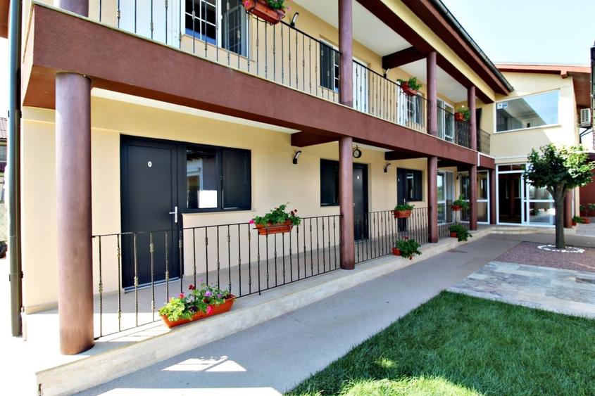 2 Mai - Pensiune moderna de vanzare - 10