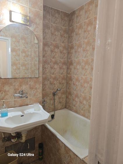 Inchiriez apartament 2 camere - 1