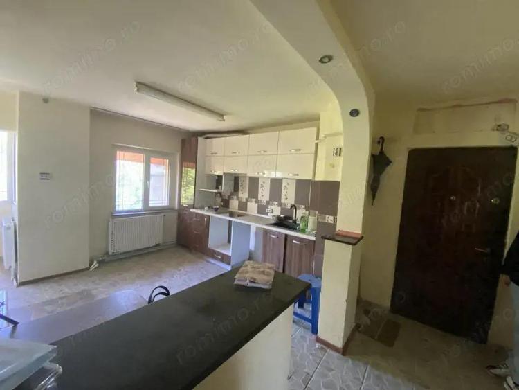 Apartament de 77mp , 3 camere decomandat et.2/4 langa Biserica mica ,Filiasi - 6