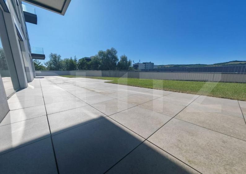 Spatiu de birouri ,1348 mp, terasa 990 mp, clasa A++, zona V - 2