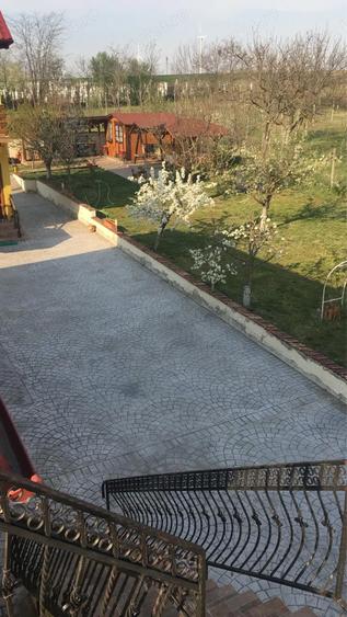 casa de vanzare , zona foarte linistita , frumos amenajata ! - 1