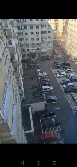 Apartament cu 3 camere decomandat în Crângași