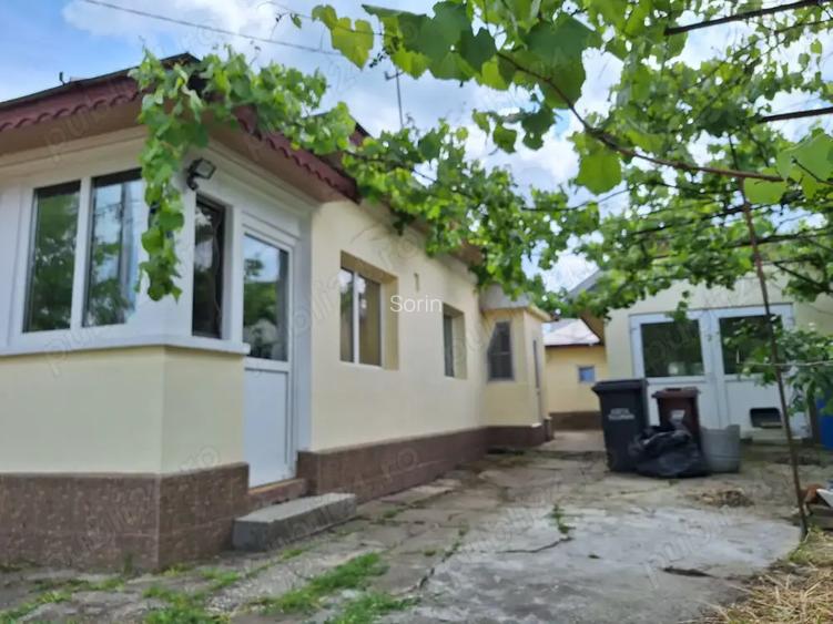Vand casa la curte in Rosiori de Vede Vand casa la curte in Rosiori de Vede