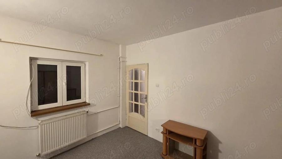 Inchiriez garsoniera casa curte sect 3 Buc - 9