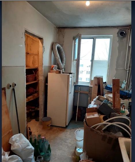 Ozana,Metrou 1 DECEMBRIE 1918,bl. reabilitat,balcon,necesita renovare - 4