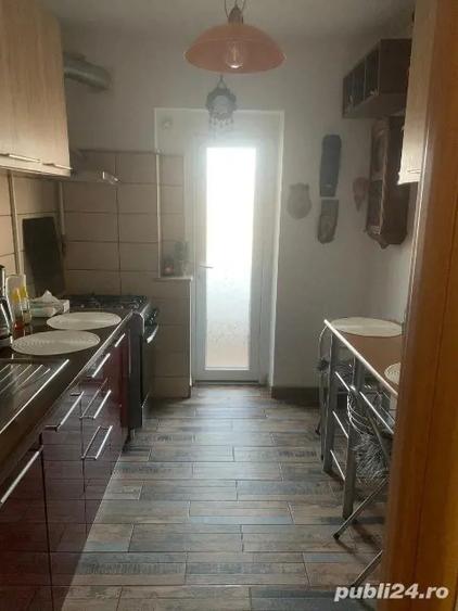 Proprietar vand apartament decomandat km 4-5 , vis-a-vis Kaufland - 1