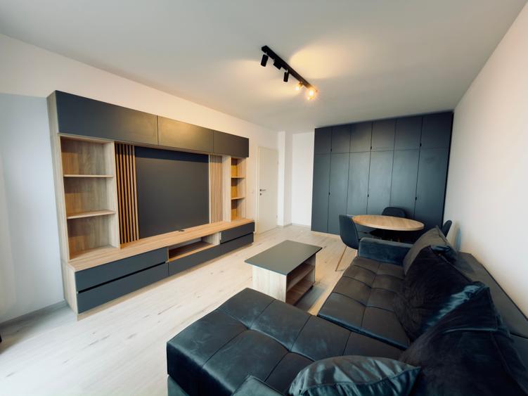 Apartament cu 3 camere la prima închiriere în zona Tractorul la et 7/10 - 1