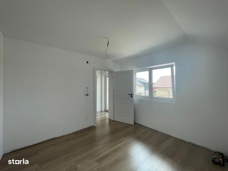 Casă cu 4 camere în Moșnița Veche