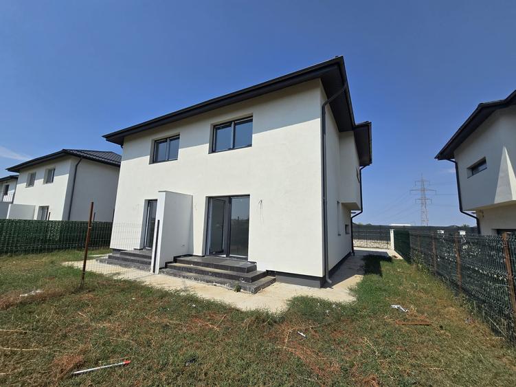 Vila tip duplex - 3 camere -2 bai - pod - incalzire in pardoseala-15 min de RATB - 2