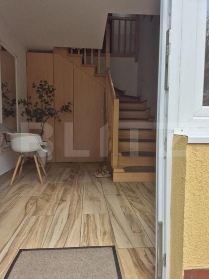 Doua case, Unirii, curti separate - 3