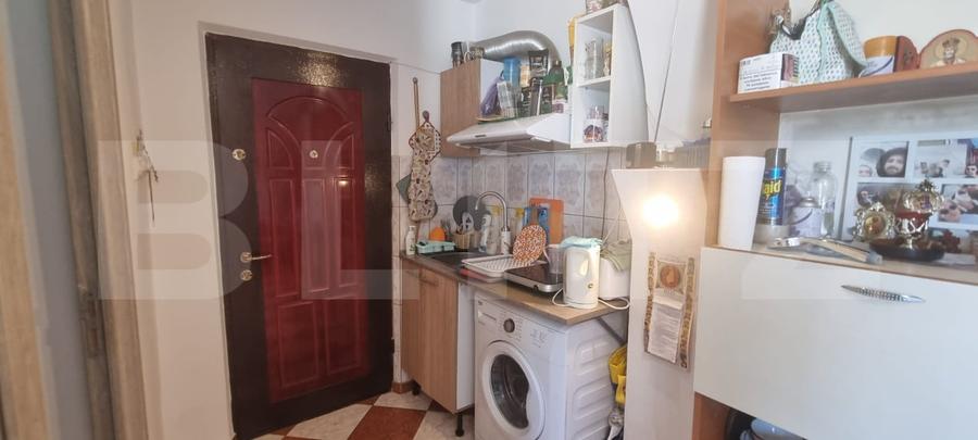 Garsoniera cu baie si geam mare  - scara foarte ingrijita - 11