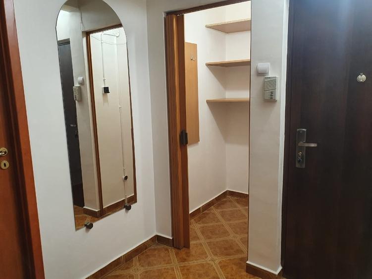 Inchiriez apartament 2 camere - 5