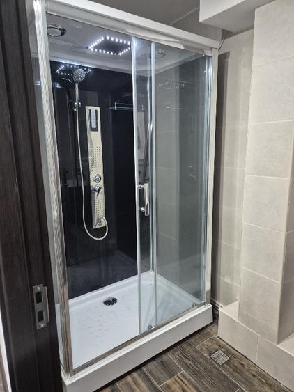 Apartament cu 3 camere decomandat în Micro 4