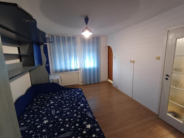 Inchiriez garsoniera - 2