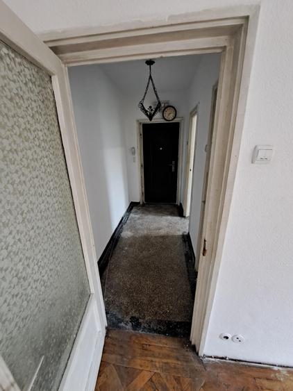 3 camere, intre Gara de Nord si Basarab, B-dul Dinicu Golescu, nr 39 - 20