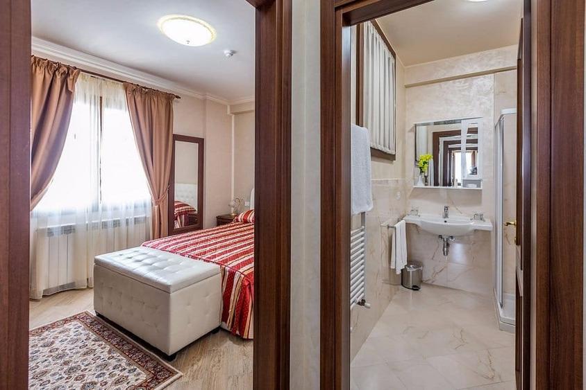 Apartament 3 camere 2 bai intrare Mamaia pe partea cu marea Mobilat utilat Lux - 14