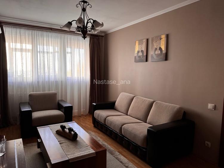 Apartament 3 Camere | Decomandat | 70mp | Delfinului | + Loc Parcare