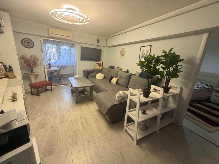 De vânzare apartament 3 camere Zona Centrala et 1 la cheie - 2