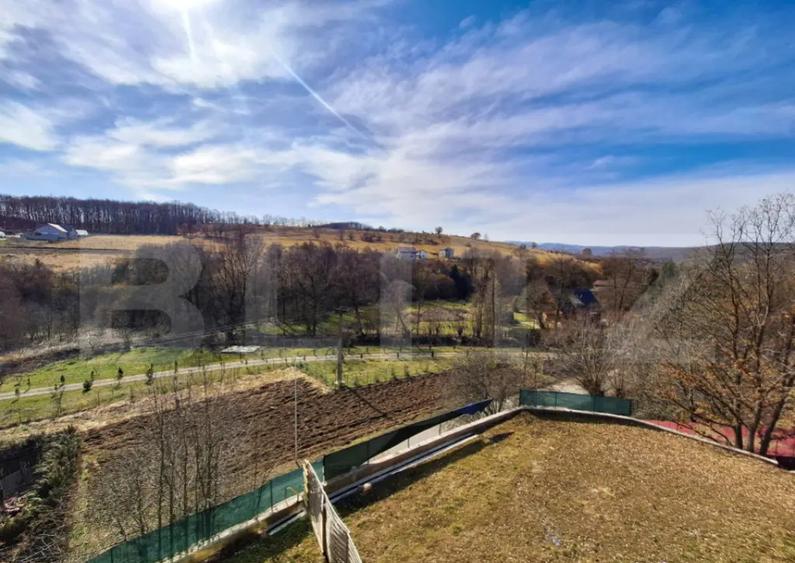 Duplex spa?ios ideal pentru doua familii, in Stolna - 1