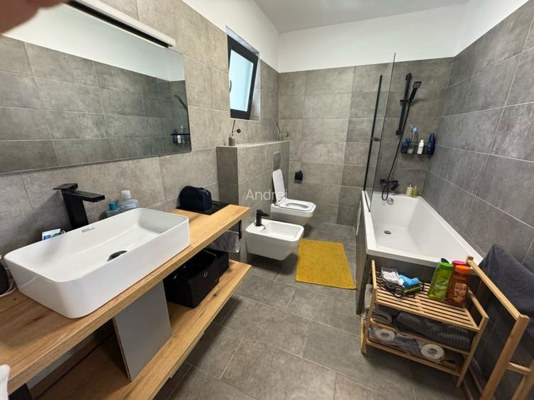 Duplex, 4 camere, 2 băi, grădină amenajată