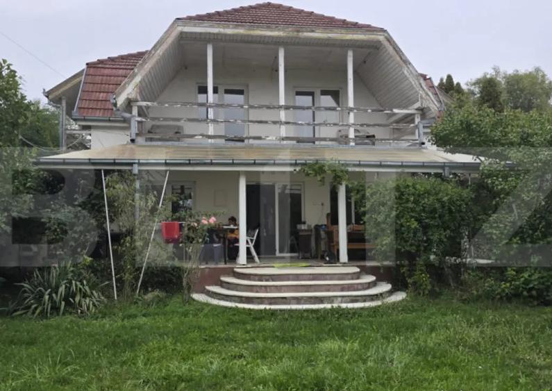 Casa 5 camere , 300 mp; Teren - 2000 mp . Viile Satu Mare - 2