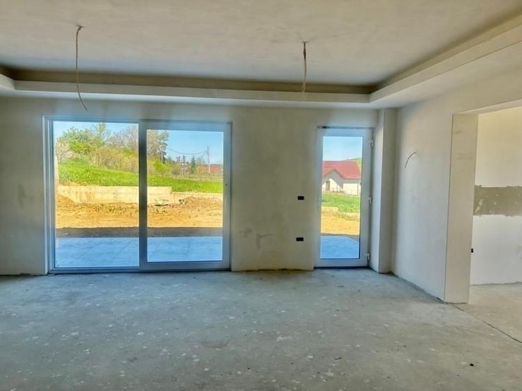 Casă individuală cu 5 camere în Central