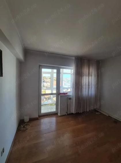 Vand apartament semodecomandat, 3 camere, ultracentral, etajul 4, vizavi de nada florilor - 7