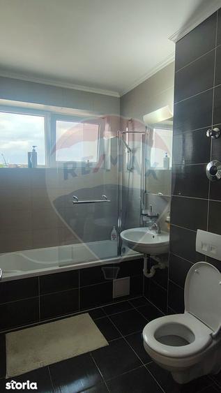Apartament cu 3 camere de vanzare in Avangarden 3 - 3
