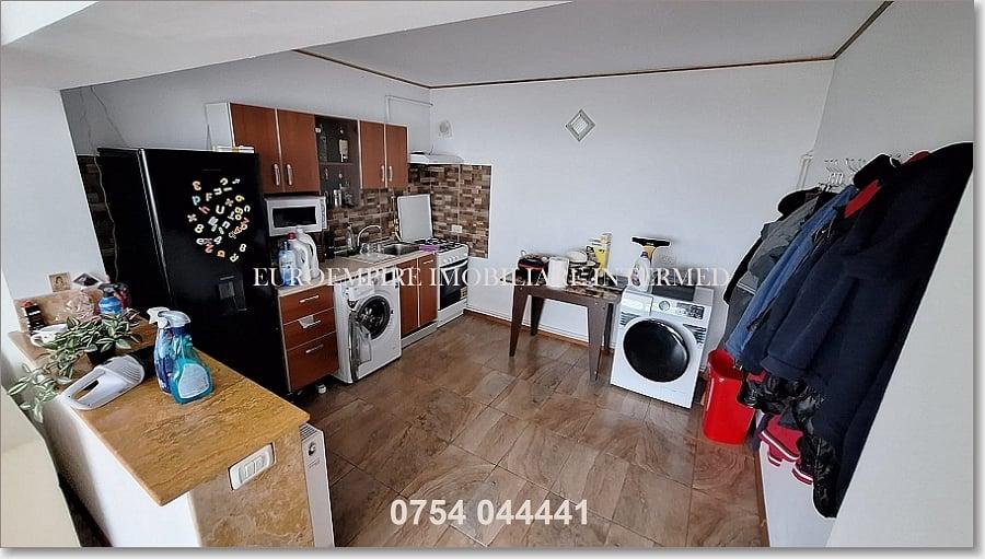 Vila+casa de vanzare zona Km 5 - 22