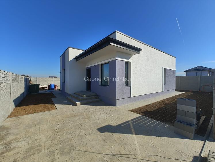 Casă modernă 4 camere, 2 băi, 300 mp teren – predare la cheie