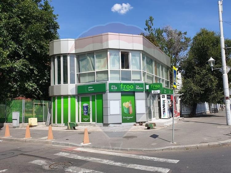 Clădire de vânzare – spațiu comercial și birouri - 1