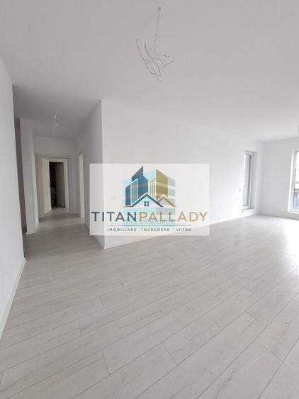 Apartament cu 4 camere decomandat în Titan